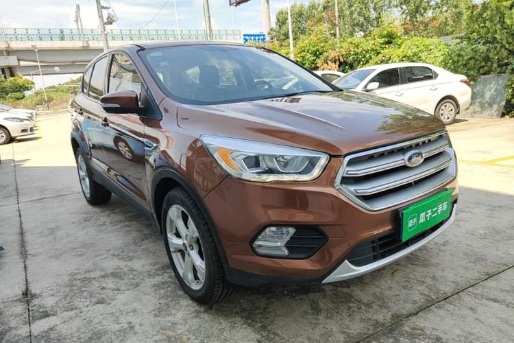 Used Ford Kuga 2017 EcoBoost 180 Two-Wheel-Drive Elite Trim Front Right 45 Deg