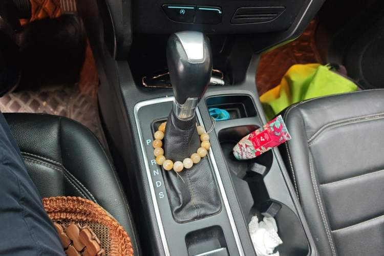 Used Ford Kuga 2017 EcoBoost 180 Two-Wheel-Drive Tiger Leap Model Gear Lever