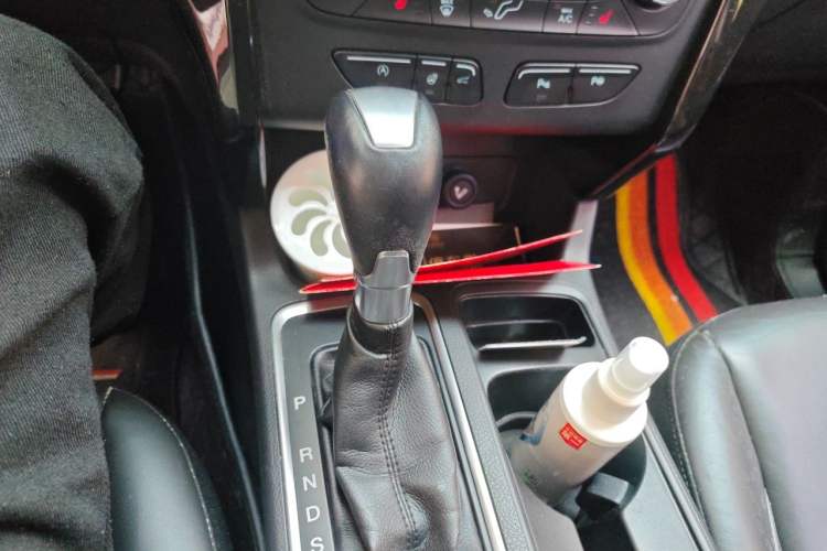 Used Ford Kuga 2017 EcoBoost 180 Four-Wheel Drive Titanium Edition Gear Lever