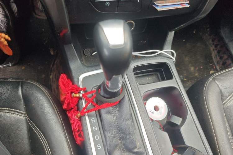 Used Ford Kuga 2017 EcoBoost 180 Two-Wheel-Drive Tiger Leap Model Gear Lever