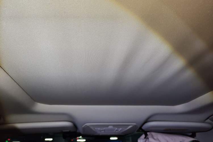 Used Ford Kuga 2017 EcoBoost 180 Two-Wheel-Drive Luxury Wing Edition Headliner