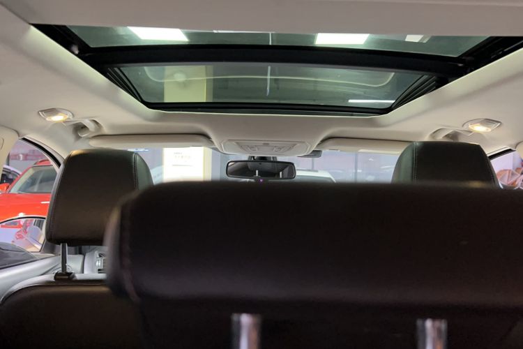 Used Ford Kuga 2017 EcoBoost 180 Two-Wheel-Drive Tiger Leap Model Headliner