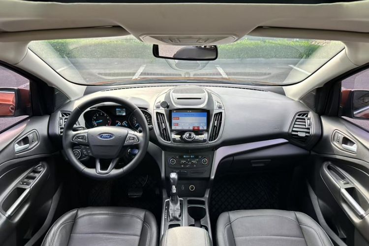 Used Ford Kuga 2017 EcoBoost 180 Two-Wheel-Drive Tiger Leap Model Interior 2