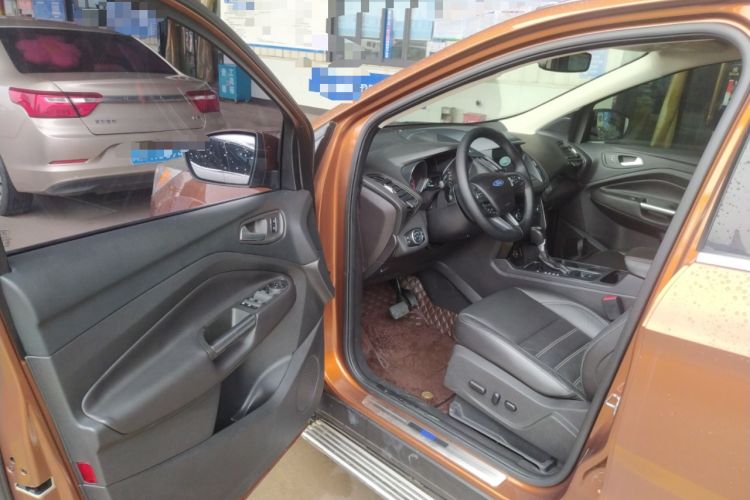Used Ford Kuga 2017 EcoBoost 180 Two-Wheel-Drive Luxury Wing Edition Interior 3