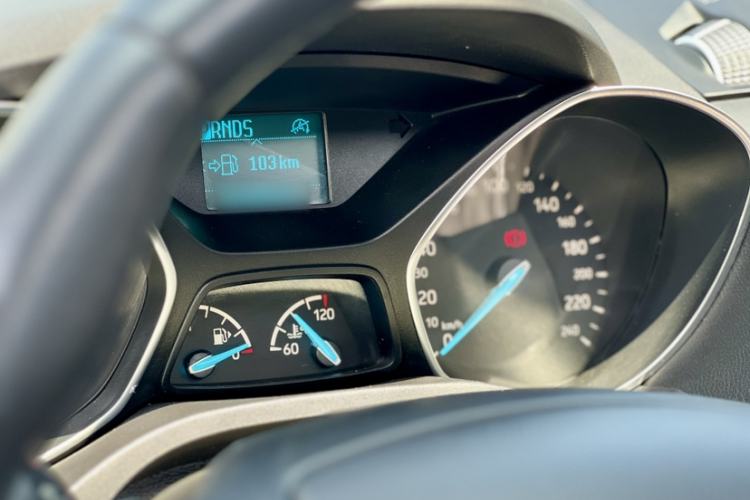 Used Ford Kuga 2017 EcoBoost 245 Four-Wheel Drive Platinum Edition Interior 6