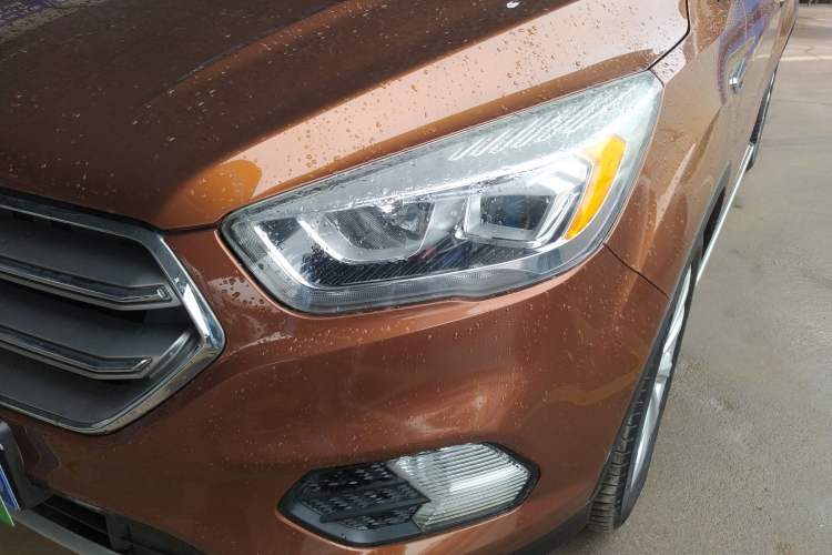 Used Ford Kuga 2017 EcoBoost 180 Two-Wheel-Drive Luxury Wing Edition Left Front Headlight