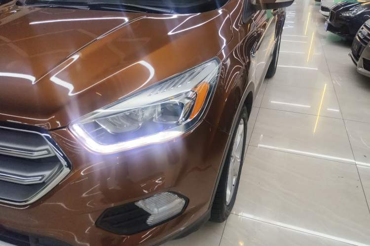 Used Ford Kuga 2017 EcoBoost 180 Two-Wheel-Drive Tiger Leap Model Left Front Headlight