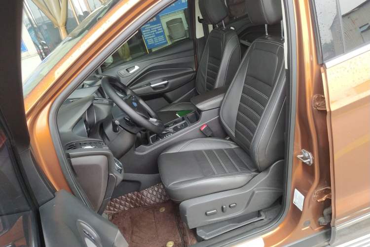 Used Ford Kuga 2017 EcoBoost 180 Two-Wheel-Drive Luxury Wing Edition Left Front Seat