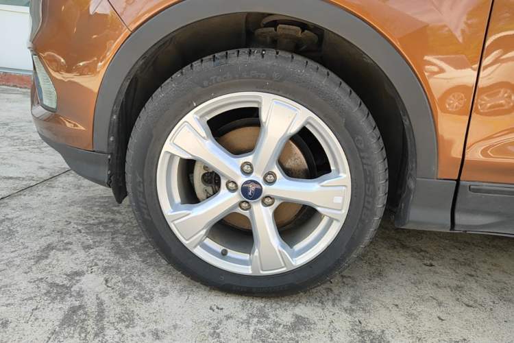 Used Ford Kuga 2017 EcoBoost 180 Two-Wheel-Drive Elite Trim Left Front Wheel Hub