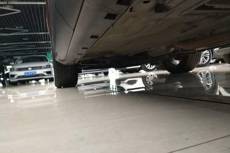 Used Ford Kuga 2017 EcoBoost 180 Two-Wheel-Drive Tiger Leap Model Left Side Sill