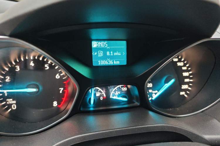 Used Ford Kuga 2017 EcoBoost 180 Two-Wheel-Drive Tiger Leap Model Odometer Close Up