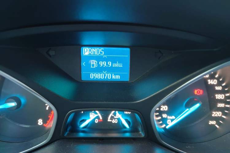 Used Ford Kuga 2017 EcoBoost 180 Two-Wheel-Drive Elite Trim Odometer Close Up