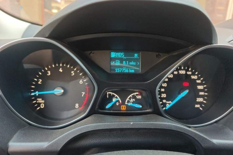 Used Ford Kuga 2017 EcoBoost 180 Two-Wheel-Drive Tiger Leap Model Odometer Close Up