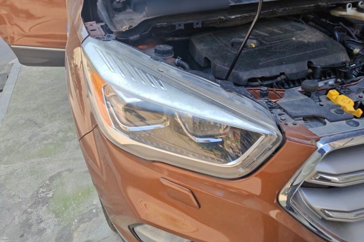 Used Ford Kuga 2017 EcoBoost 180 Four-Wheel Drive Titanium Edition Right Front Headlight