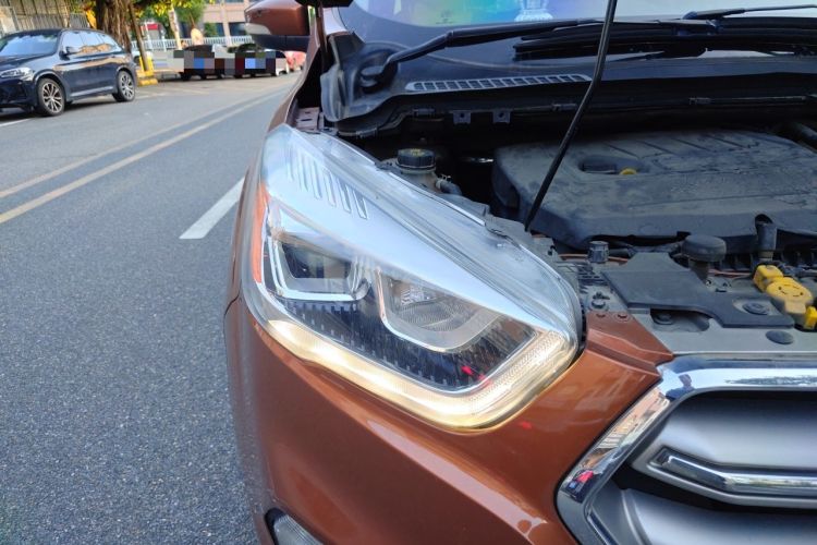 Used Ford Kuga 2017 EcoBoost 180 Two-Wheel-Drive Elite Trim Right Front Headlight