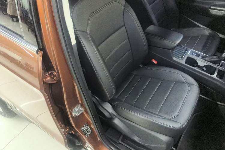 Used Ford Kuga 2017 EcoBoost 180 Two-Wheel-Drive Tiger Leap Model Right Front Seat