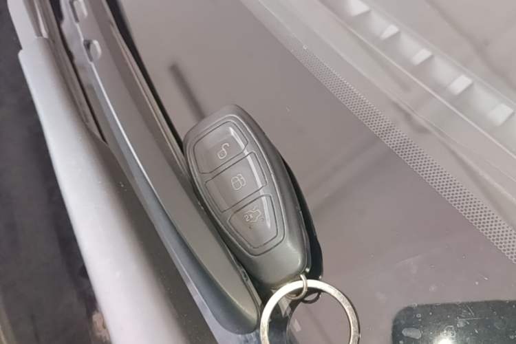 Used Ford Kuga 2017 EcoBoost 245 Four-Wheel Drive Platinum Edition Vehicle Key