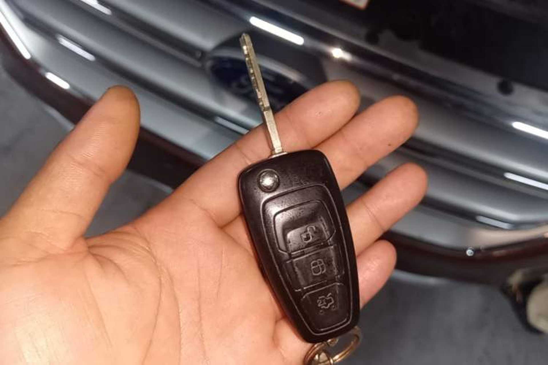 Used Ford Kuga 2017 EcoBoost 180 Two-Wheel-Drive Elite Trim Vehicle Key