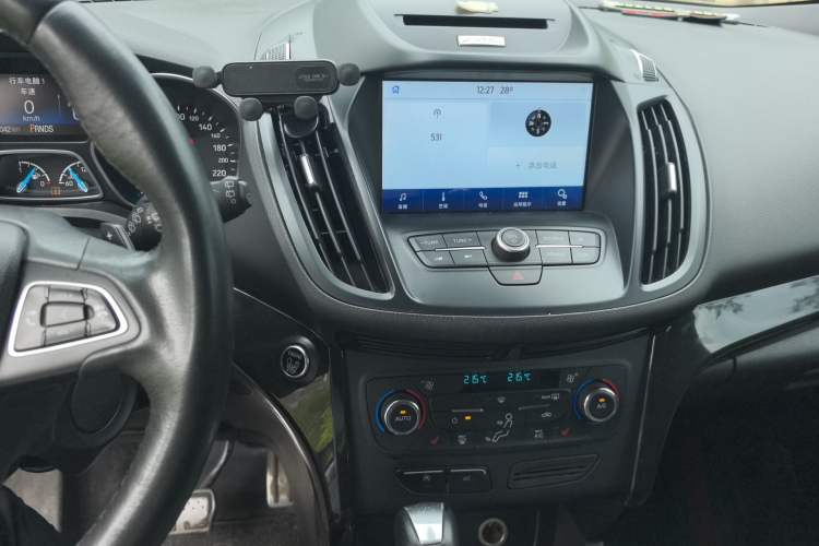 Used Ford Kuga 2017 EcoBoost 180 Two-Wheel-Drive Luxury Wing Edition Audio And AC Panel