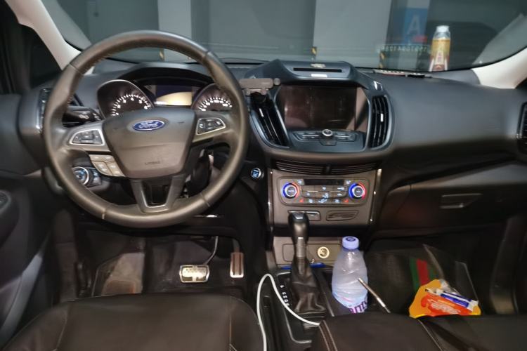 Used Ford Kuga 2017 EcoBoost 180 Two-Wheel-Drive Luxury Wing Edition Center Console