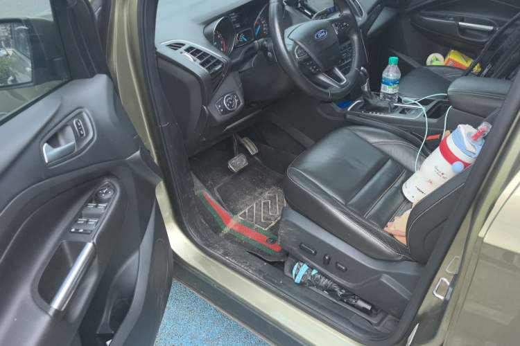 Used Ford Kuga 2017 EcoBoost 180 Two-Wheel-Drive Luxury Wing Edition Driver Seat