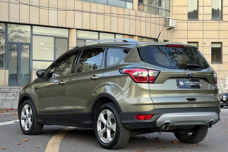 Used Ford Kuga 2017 EcoBoost 180 Two-Wheel-Drive Platinum Edition Exterior 2