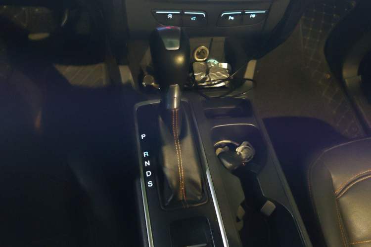 Used Ford Kuga 2017 EcoBoost 245 Four-Wheel-Drive Sport Model Gear Lever