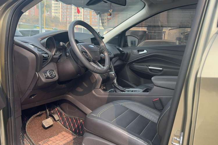 Used Ford Kuga 2017 EcoBoost 180 Two-Wheel-Drive Platinum Edition Interior 2
