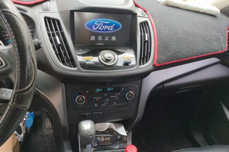 Used Ford Kuga 2017 EcoBoost 180 Two-Wheel-Drive Elite Trim Audio And AC Panel