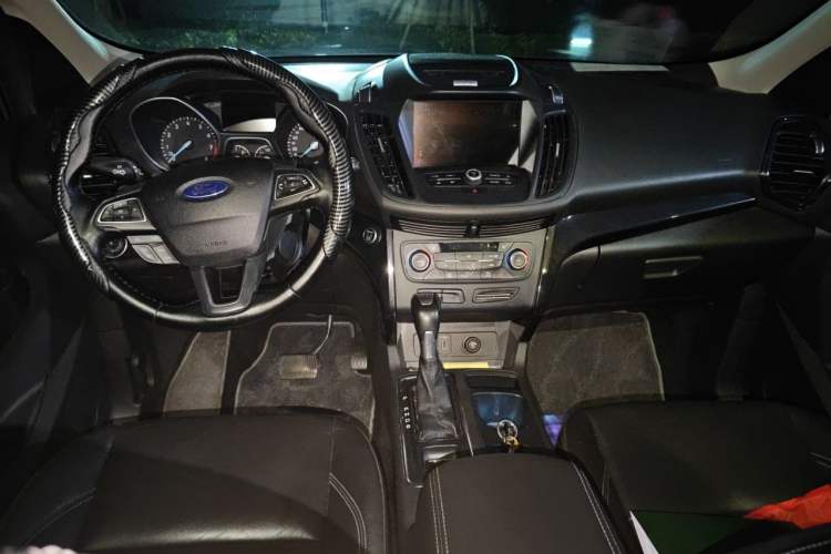 Used Ford Kuga 2017 EcoBoost 180 Two-Wheel-Drive Luxury Wing Edition Center Console