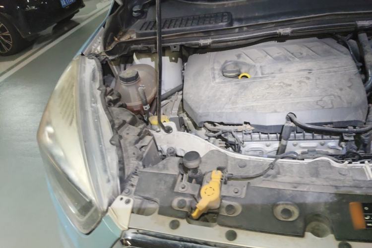 Used Ford Kuga 2017 EcoBoost 180 Two-Wheel-Drive Tiger Leap Model Engine Bay Right