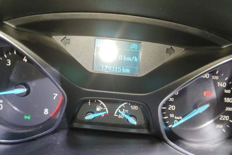 Used Ford Kuga 2017 EcoBoost 180 Two-Wheel-Drive Tiger Leap Model Odometer Close Up