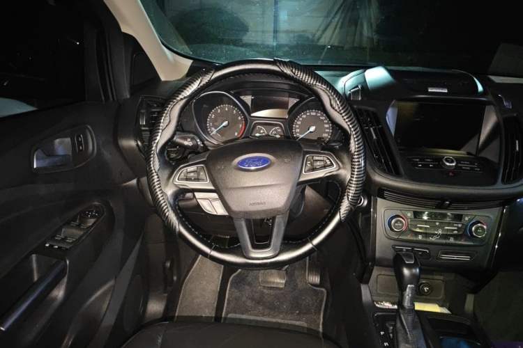 Used Ford Kuga 2017 EcoBoost 180 Two-Wheel-Drive Luxury Wing Edition Steering Wheel