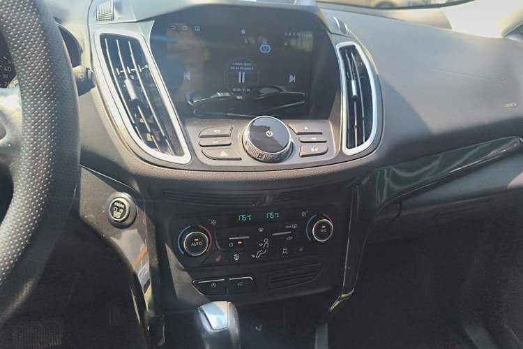 Used Ford Kuga 2017 EcoBoost 180 Four-Wheel Drive Luxury Wing Model Audio And AC Panel