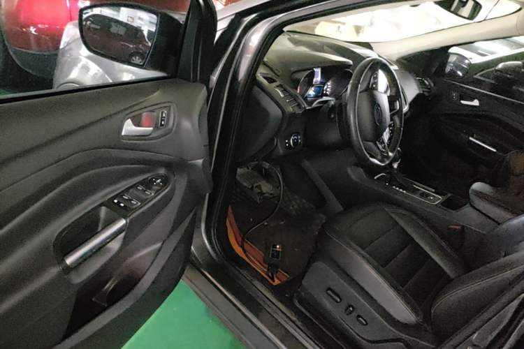 Used Ford Kuga 2017 EcoBoost 245 Four-Wheel-Drive Sport Model Driver Seat