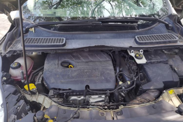 Used Ford Kuga 2017 EcoBoost 180 Two-Wheel-Drive Tiger Leap Model Engine Bay