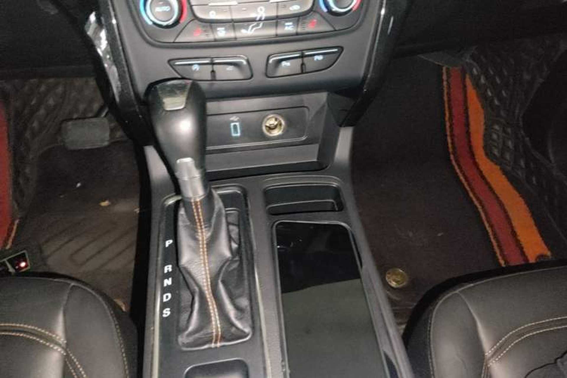 Used Ford Kuga 2017 EcoBoost 245 Four-Wheel-Drive Sport Model Gear Lever