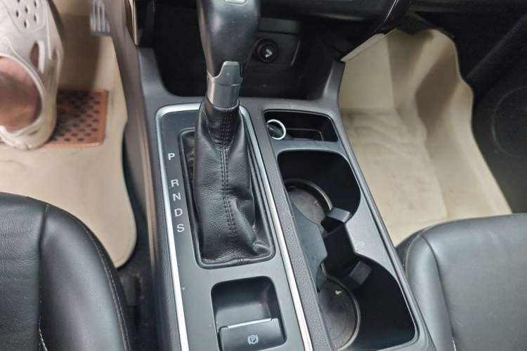 Used Ford Kuga 2017 EcoBoost 245 Four-Wheel Drive Titanium Edition Gear Lever
