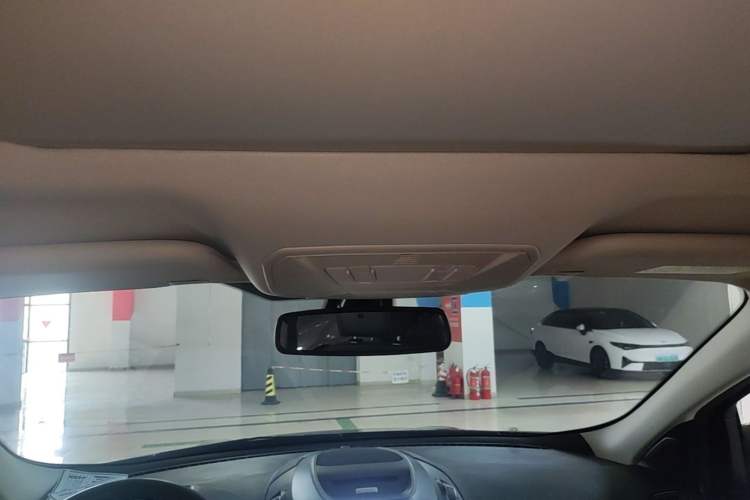 Used Ford Kuga 2017 EcoBoost 180 Two-Wheel-Drive Luxury Wing Edition Headliner