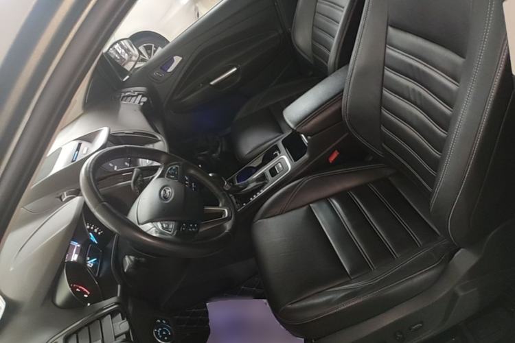 Used Ford Kuga 2017 EcoBoost 180 Two-Wheel-Drive Luxury Wing Edition Left Front Seat
