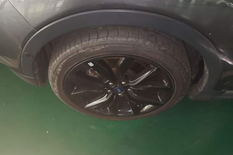 Used Ford Kuga 2017 EcoBoost 245 Four-Wheel-Drive Sport Model Left Front Wheel Hub