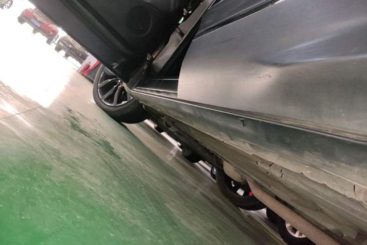 Used Ford Kuga 2017 EcoBoost 245 Four-Wheel-Drive Sport Model Left Side Sill