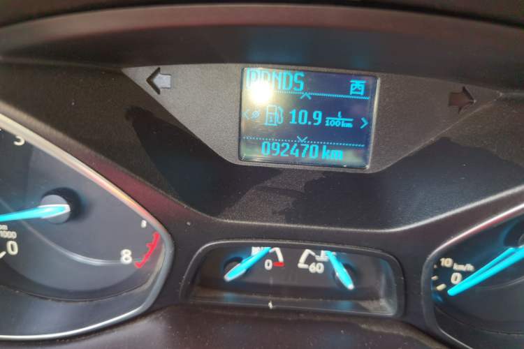 Used Ford Kuga 2017 EcoBoost 180 Two-Wheel-Drive Tiger Leap Model Odometer Close Up