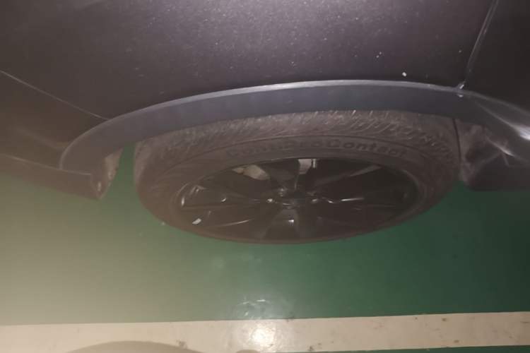 Used Ford Kuga 2017 EcoBoost 245 Four-Wheel-Drive Sport Model Right Rear Wheel Hub