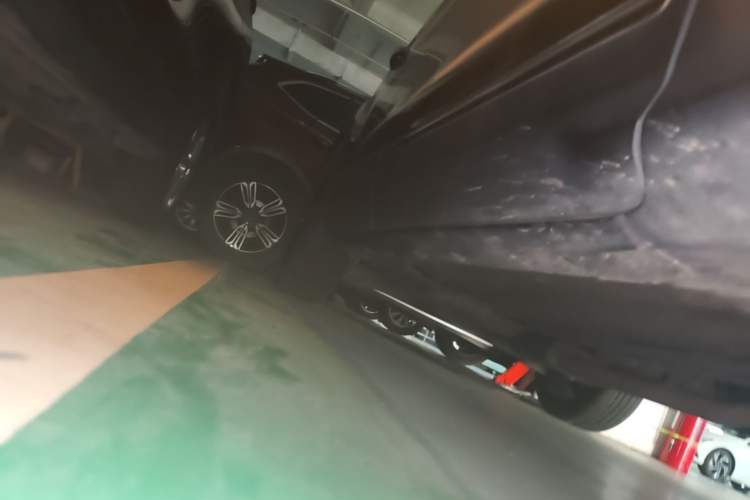 Used Ford Kuga 2017 EcoBoost 245 Four-Wheel-Drive Sport Model Right Side Sill