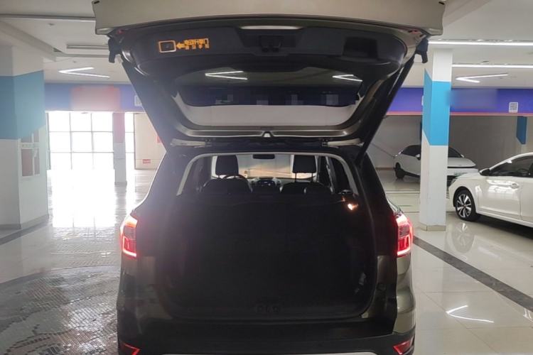 Used Ford Kuga 2017 EcoBoost 180 Two-Wheel-Drive Luxury Wing Edition Trunk
