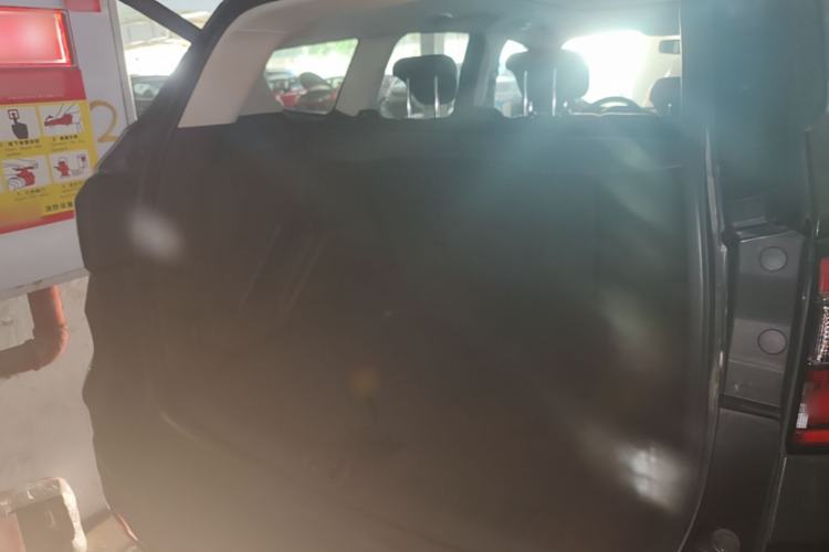 Used Ford Kuga 2017 EcoBoost 245 Four-Wheel-Drive Sport Model Trunk