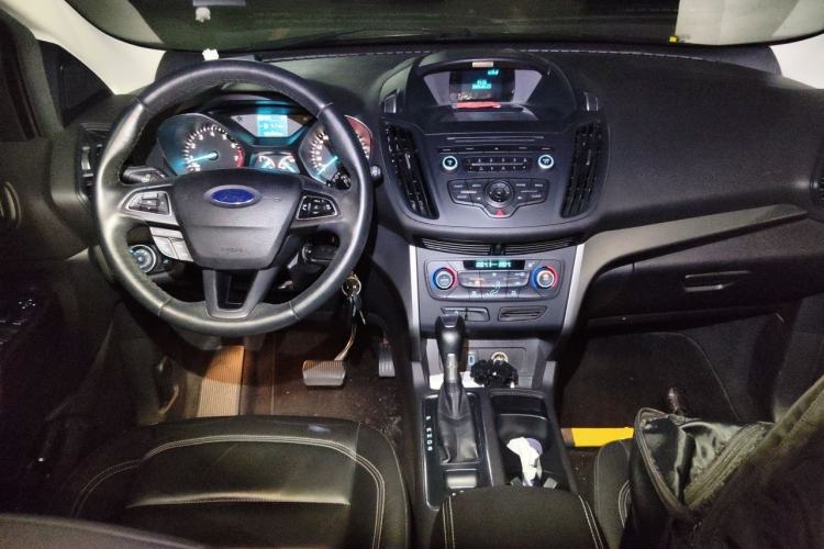 Used Ford Kuga 2017 EcoBoost 180 Two-Wheel-Drive Platinum Edition Center Console