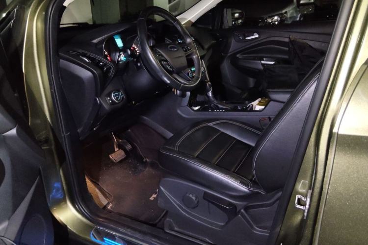 Used Ford Kuga 2017 EcoBoost 180 Two-Wheel-Drive Platinum Edition Driver Seat