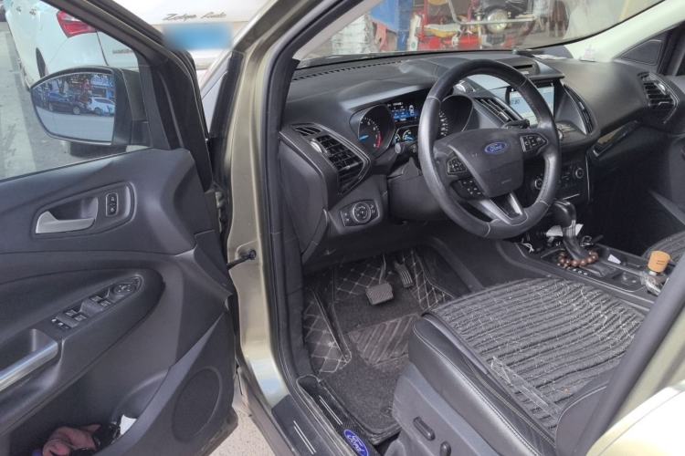 Used Ford Kuga 2017 EcoBoost 180 Two-Wheel-Drive Luxury Wing Edition Driver Seat